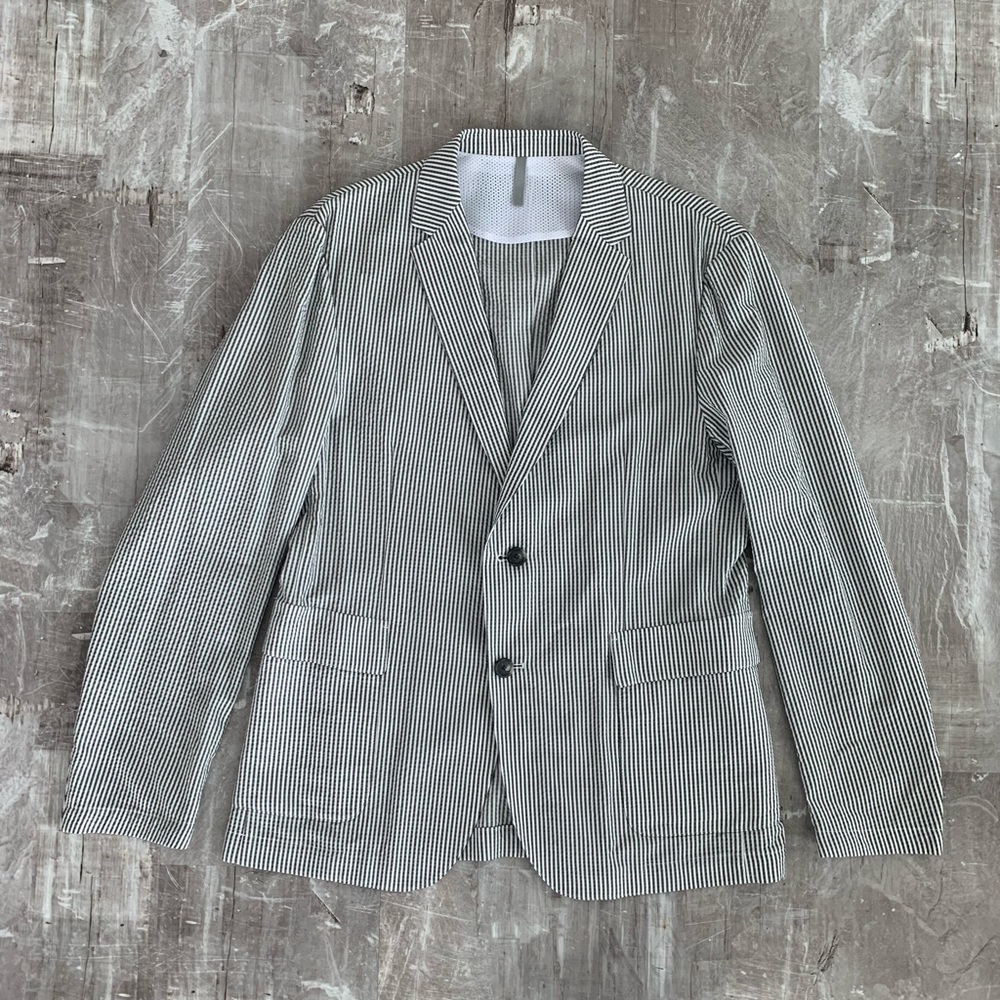 Hugo Boss pinstripe lightweight blazer. - Picture 1 of 6